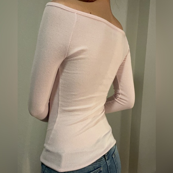 The cutest pink mid long sleeve - Picture 2 of 2